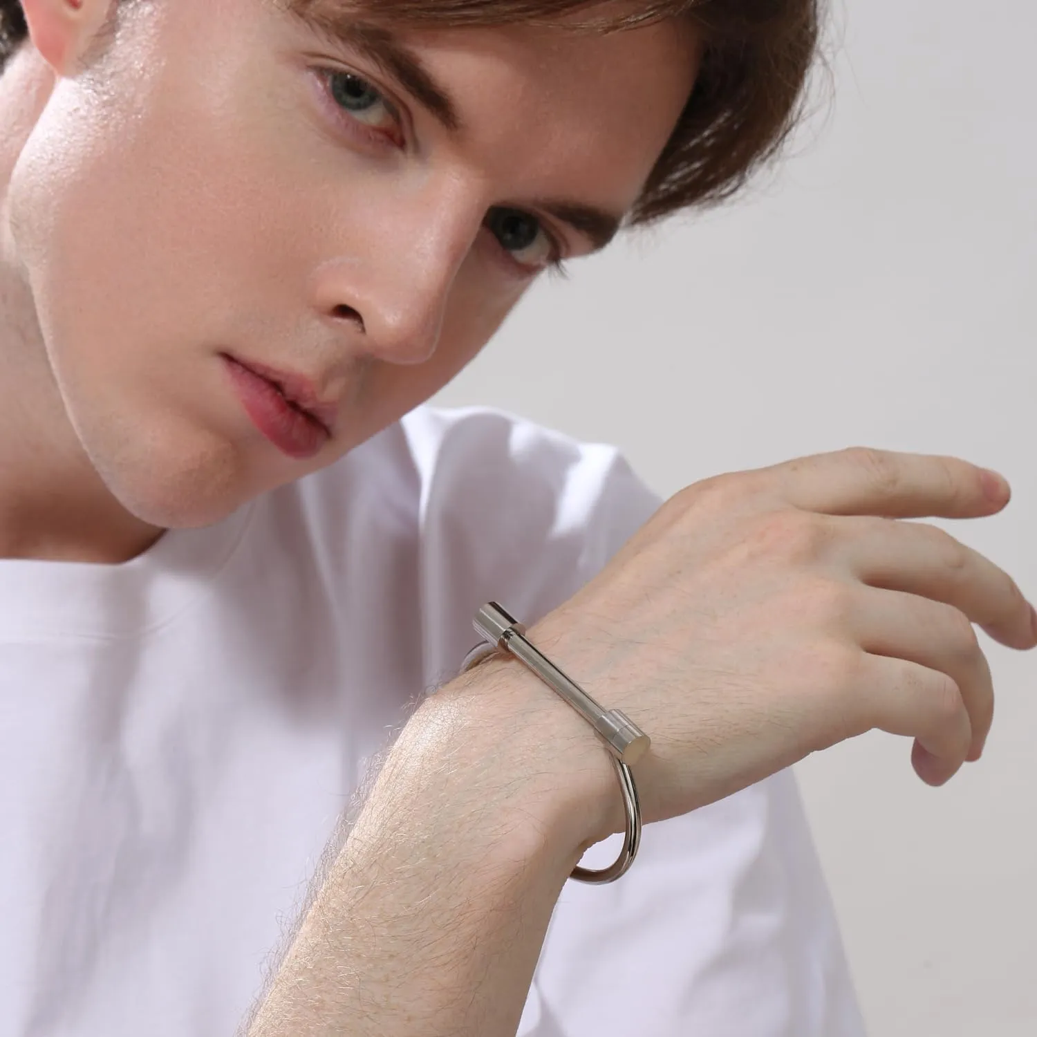 AILUOR Stainless Steel D Shape Bar Screw Shackle Horseshoe Novelty Fashion Bangle Bracelet Jewelry Unisex