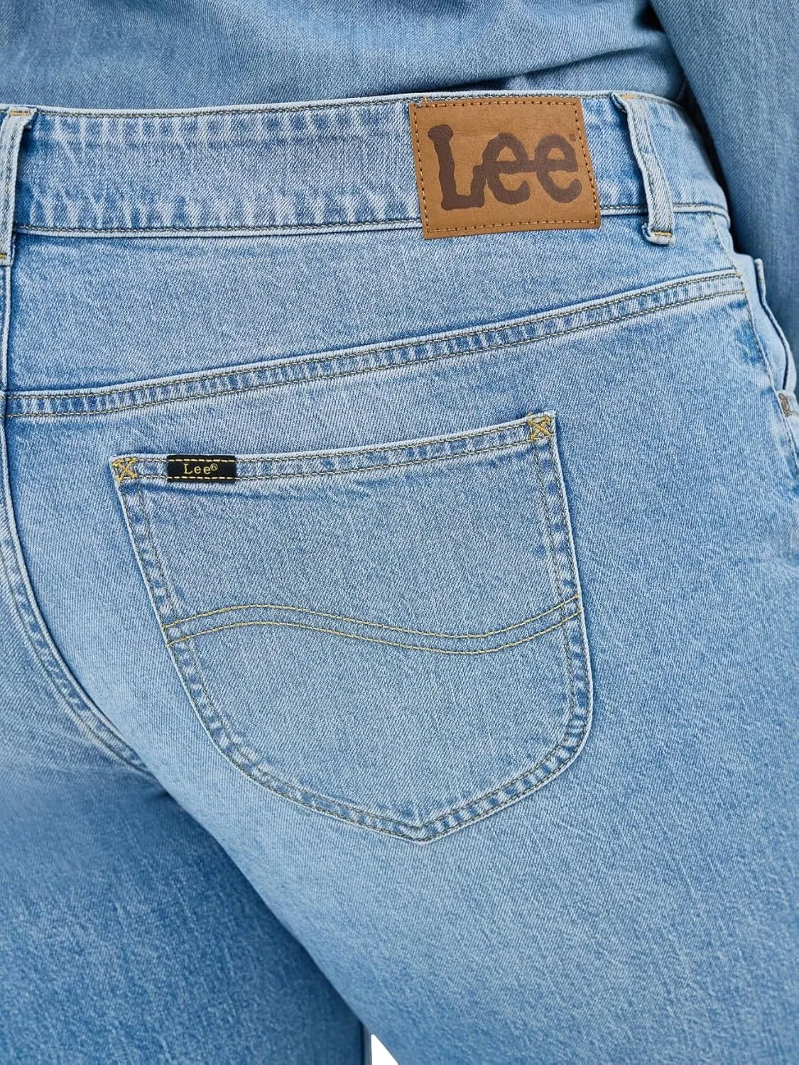 Lee womens Plus Size Legendary 26 Straight Crop Jean