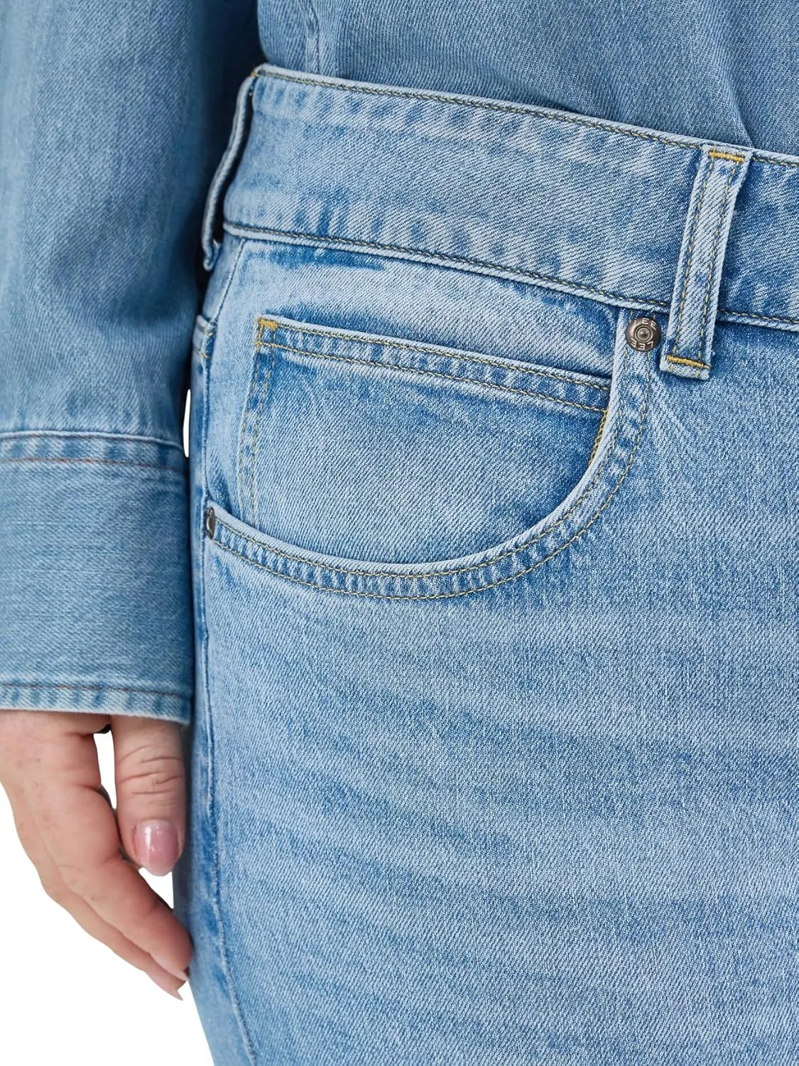 Lee womens Plus Size Legendary 26 Straight Crop Jean